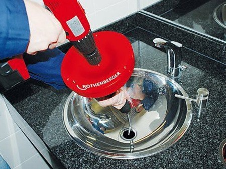 Ручное устройство для чистки труб Роспи, применение