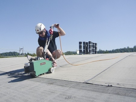 Сварочный автомат горячего воздуха BITUMAT B2  - автоматическое начало сварки Сварочный автомат горячего воздуха BITUMAT B2  - автоматическое начало сварки